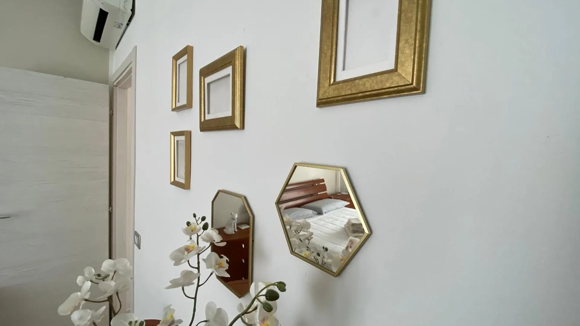 Suite649 Nuova 5 Modena Apartman