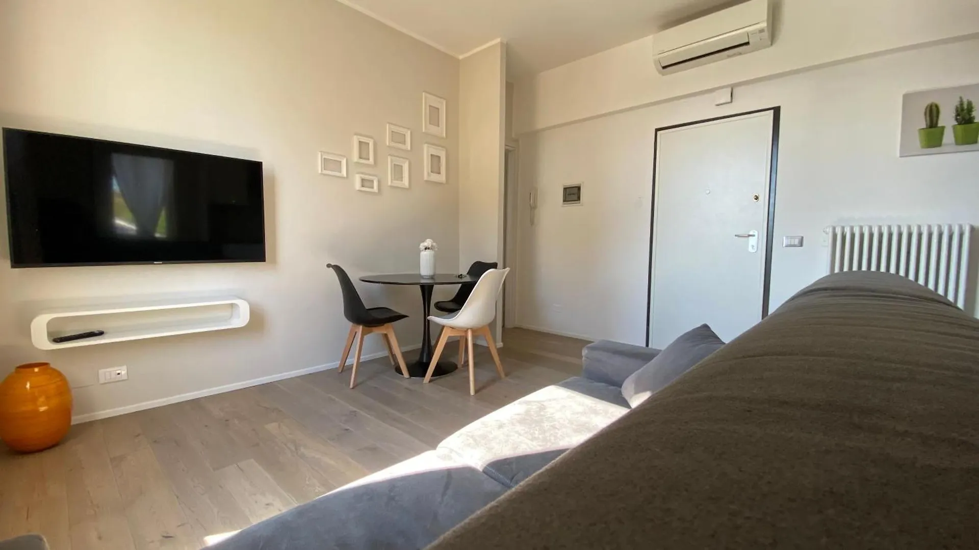 Suite649 Nuova 5 Modena Apartman